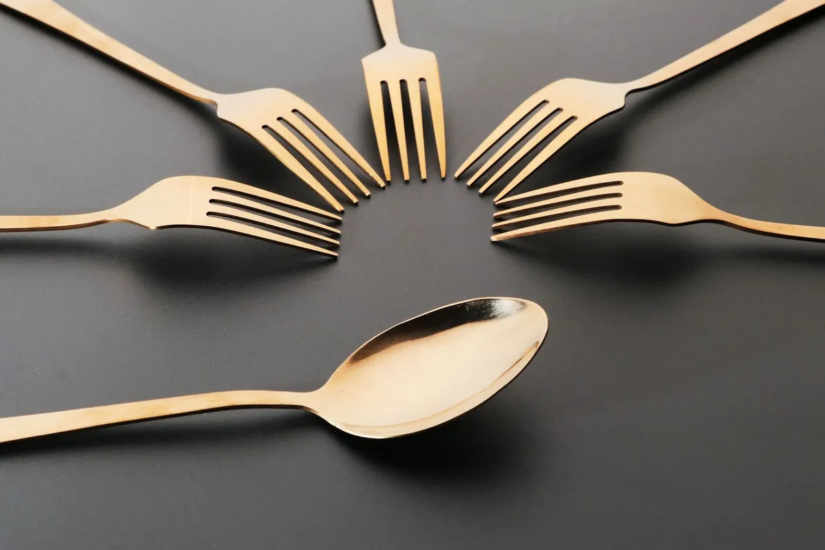 L'orfèvrerie contemporaine : quand le design revient sur la table